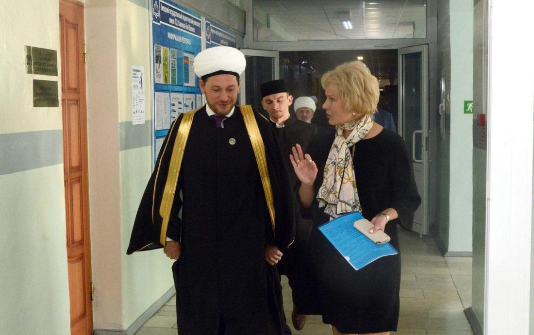 Встеча Дамира Мухетдинова  с ректором Липецкого госуниверситета Ниной Фединой